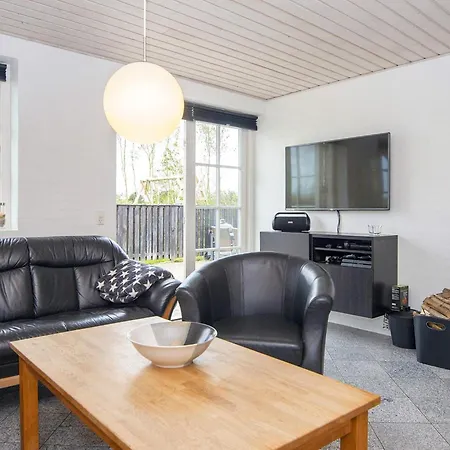 10 Person Holiday In Ulfborg